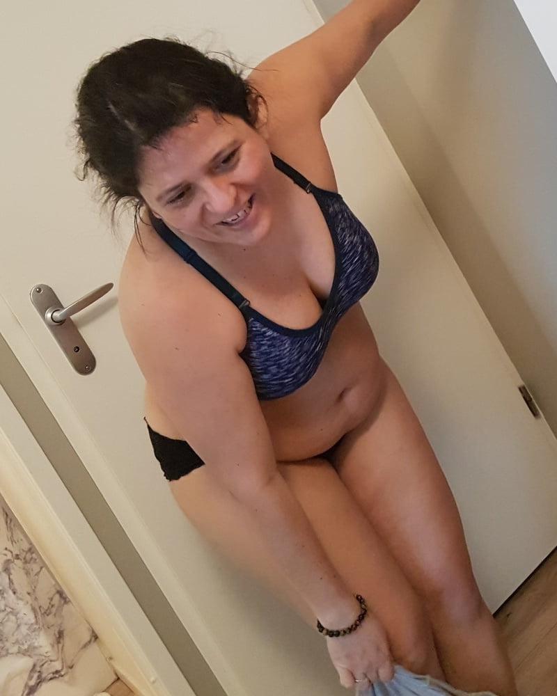 25P en petite culotte