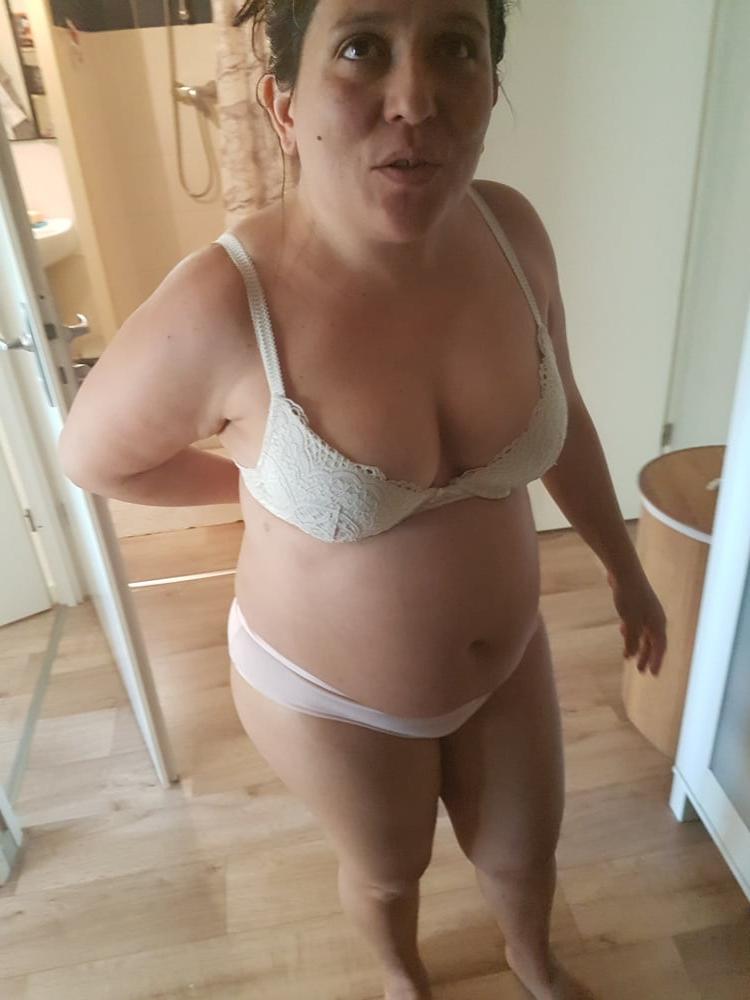 25P en petite culotte