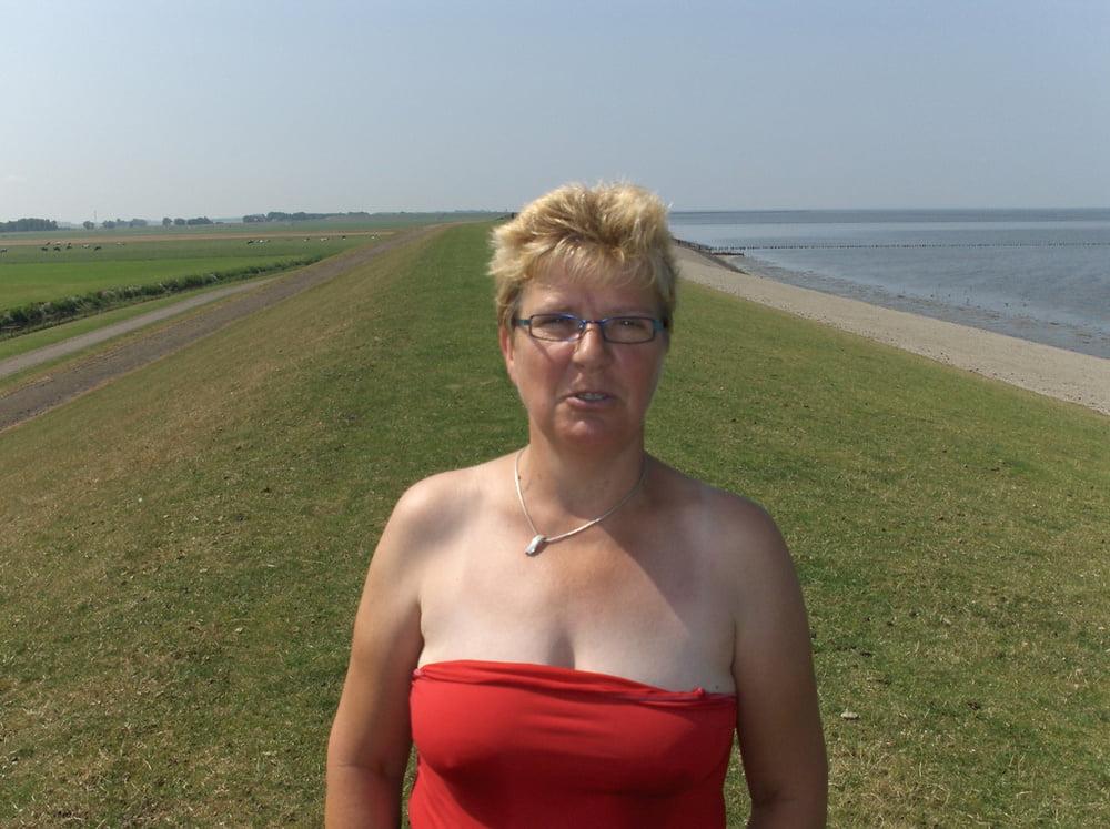 25P 5. Dutch wife exposed by hubby