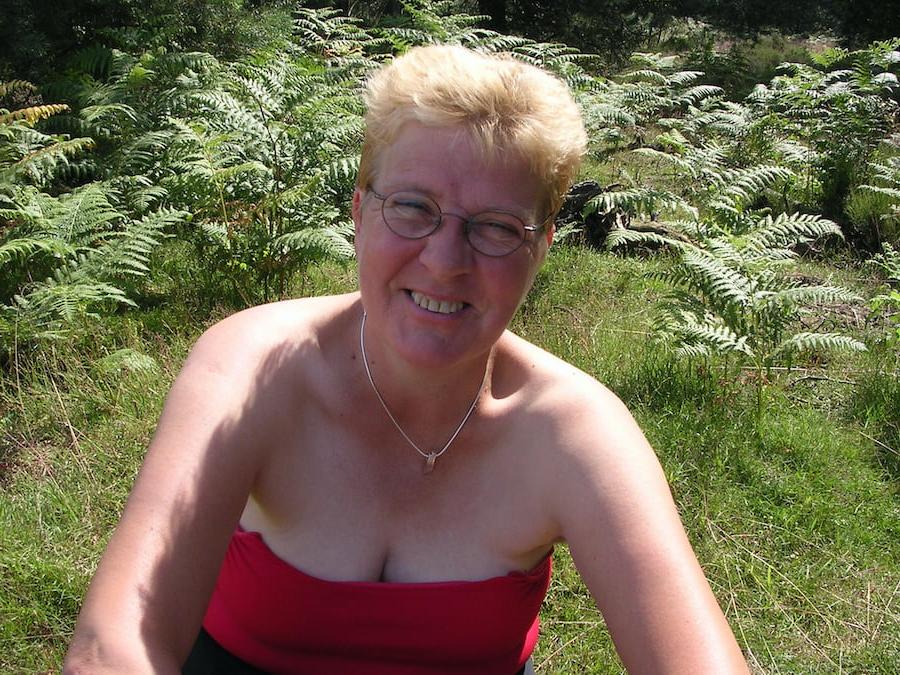 25P 5. Dutch wife exposed by hubby