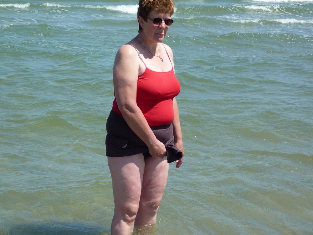 25P 5. Dutch wife exposed by hubby