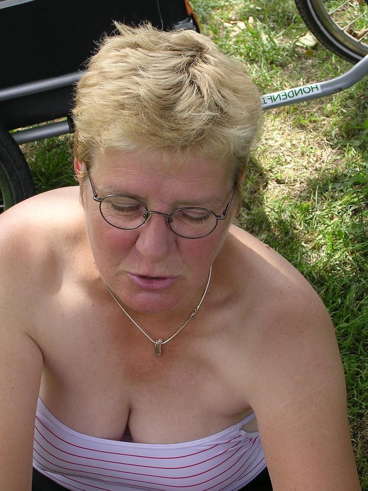 25P 5. Dutch wife exposed by hubby