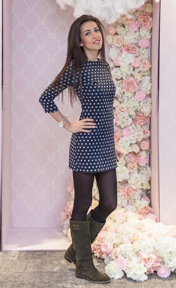 25P Married Russian Bitches Pantyhosed at a Wedding Show