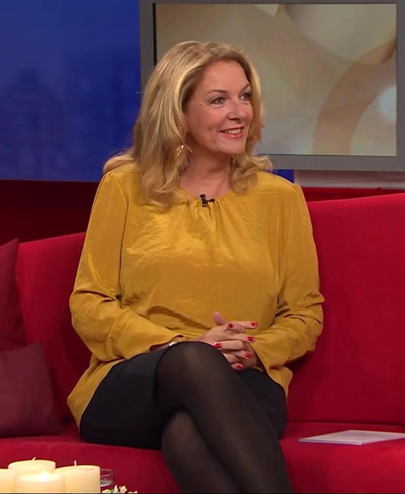 25P German TV Milf Bettina Tietjen
