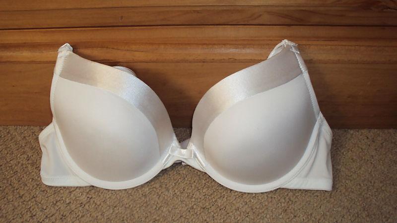 25P Teen bras only used A Cups