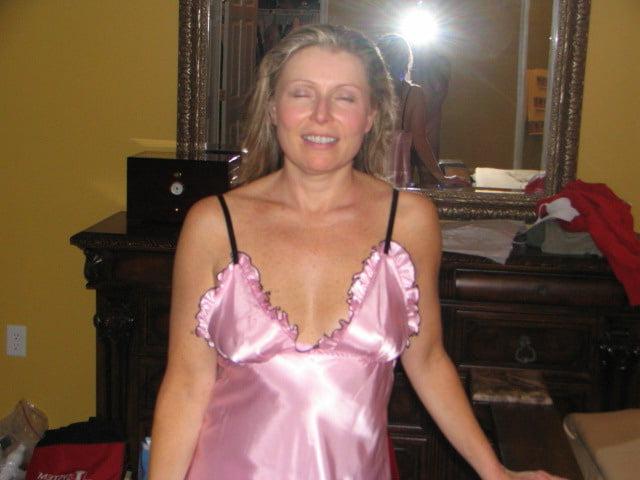 25P 5. Canadian wife exposed