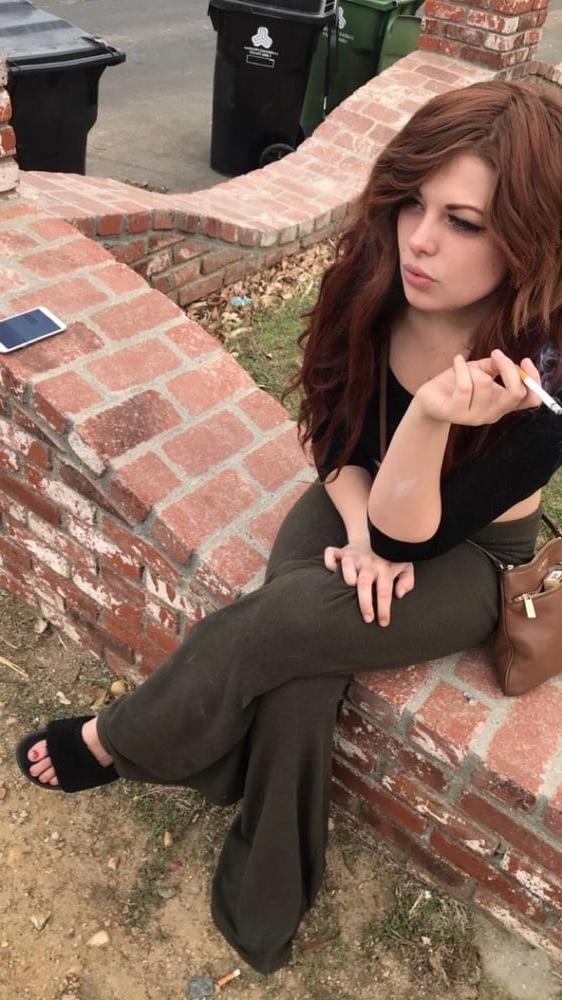 25P Sexy Smoking Sluts