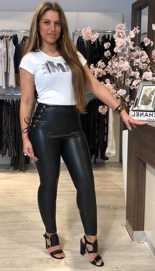 25P Hot Dutch amateur fashionstore owner in Leather and boots