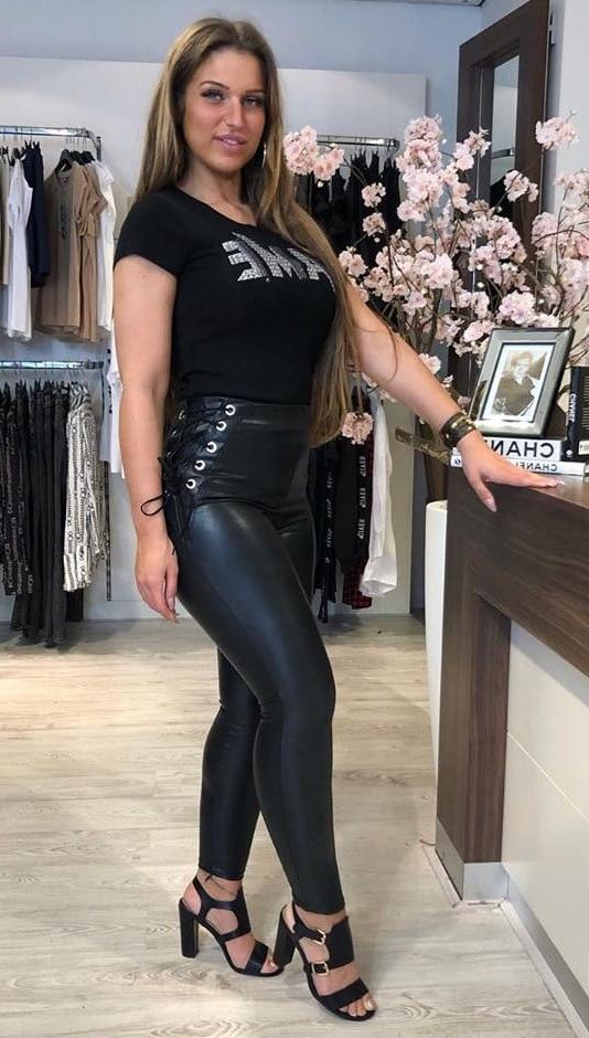 25P Hot Dutch amateur fashionstore owner in Leather and boots
