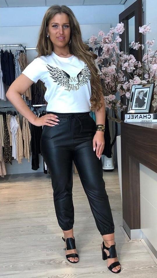 25P Hot Dutch amateur fashionstore owner in Leather and boots