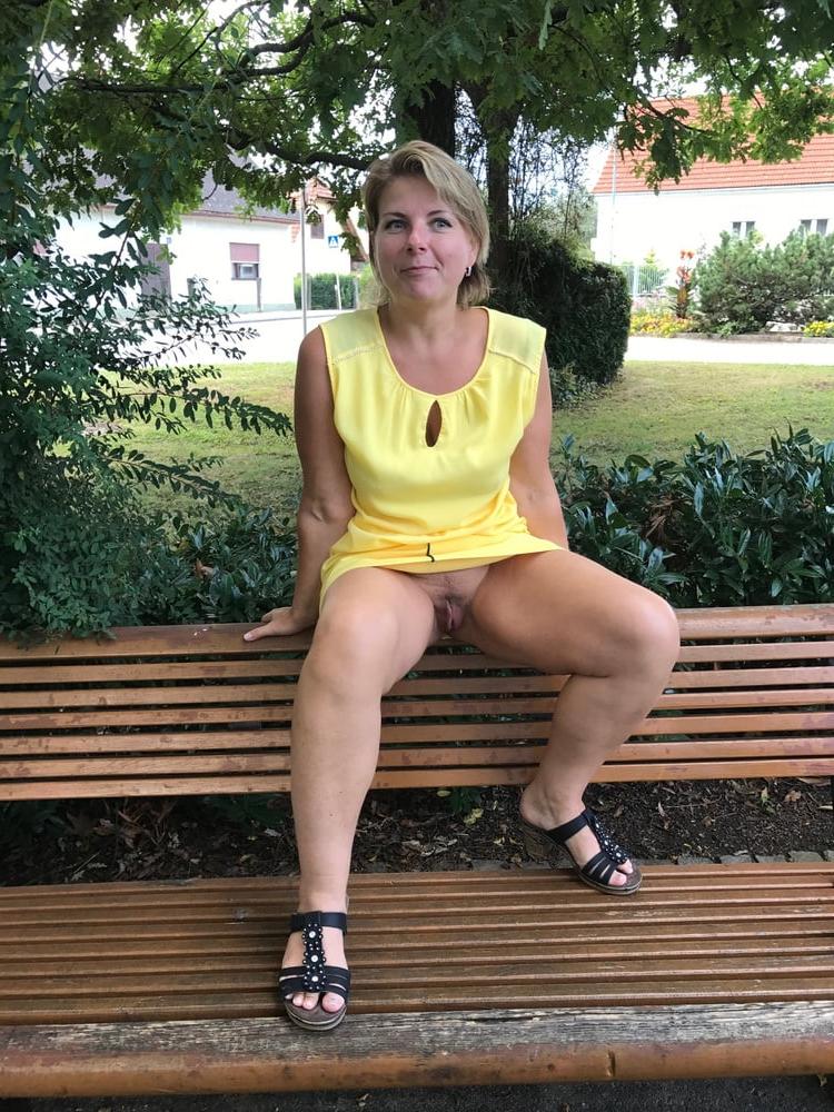 25P Mature Wife
