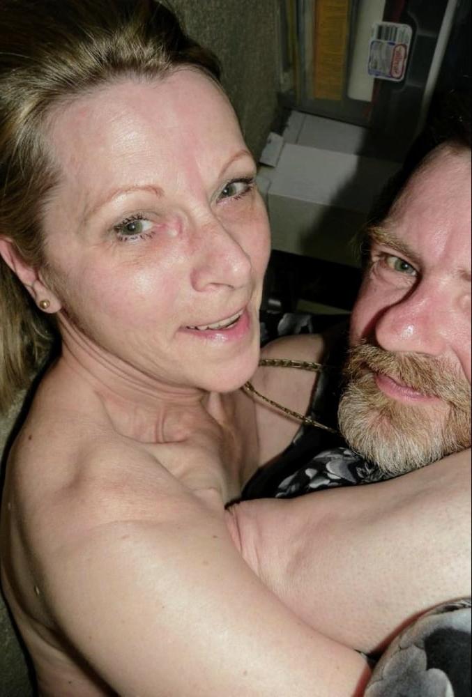 25P SDRUWS2 -  BDSM GRANNY WIFE ELY MOORE THREESOME WITH FRIEND
