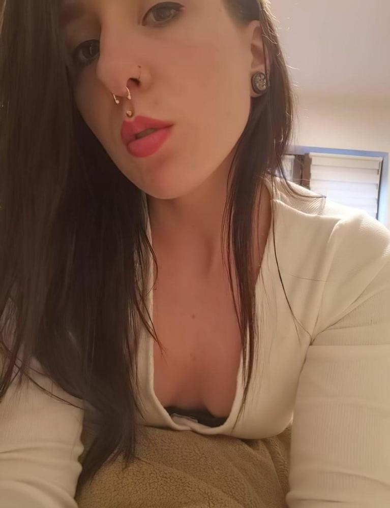 25P German babe