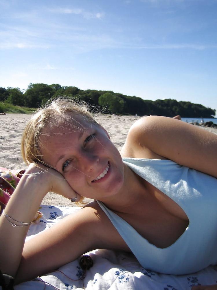 25P Beautiful amateur wife 05