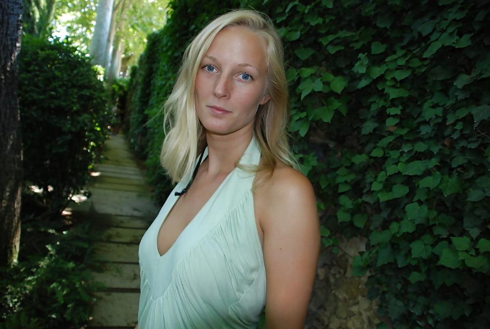 25P Beautiful amateur wife 05