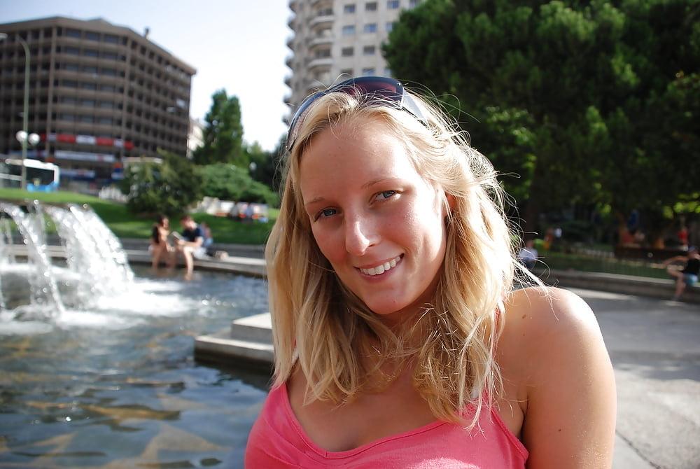 25P Beautiful amateur wife 05