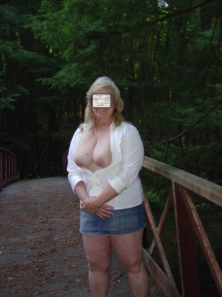 25P Hubby loves to show off Mature wife