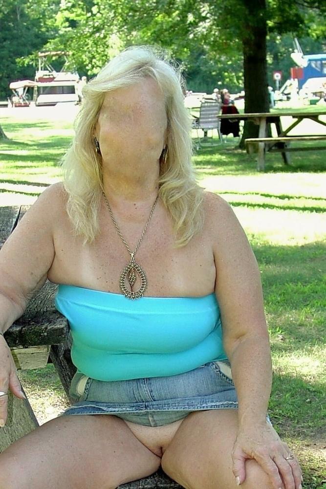 25P Hubby loves to show off Mature wife