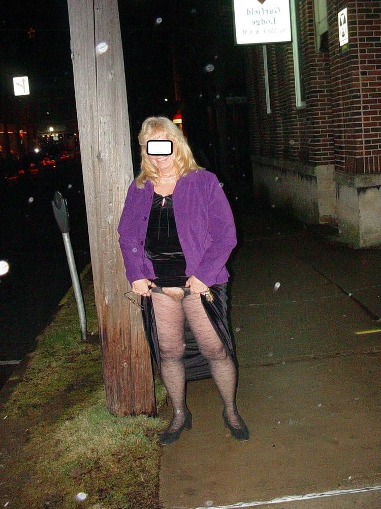 25P Hubby loves to show off Mature wife