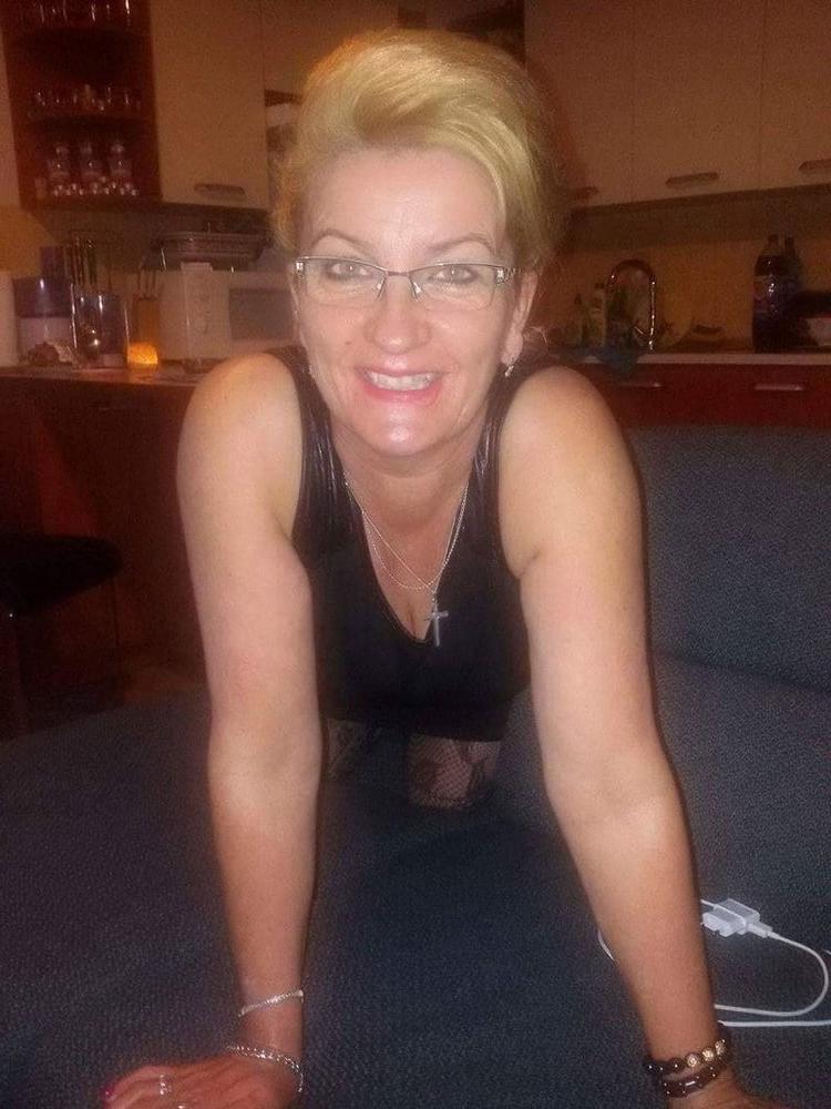 25P milfs wife