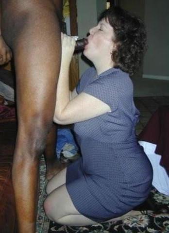 25P Wife Blowjobs for Other Men