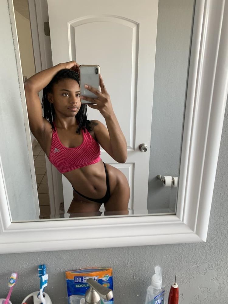 11P Ella, 20, uk