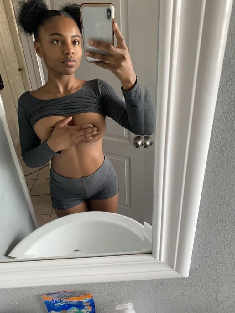 11P Ella, 20, uk