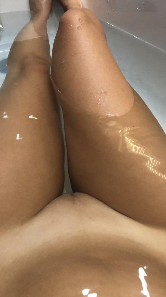 8P Turkish wife amazing shower photos (hard comment please)