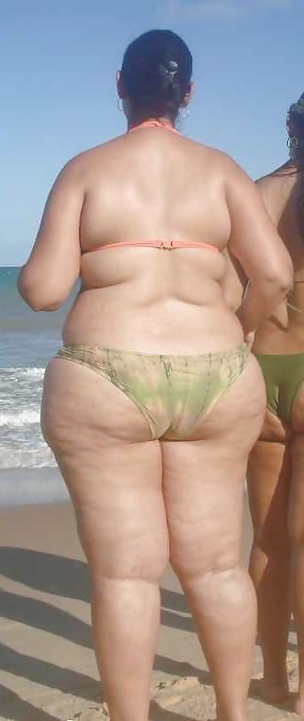 25P Big Girlz Need Love (Bikini Edition)