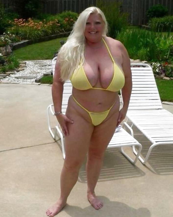 25P Big Girlz Need Love (Bikini Edition)