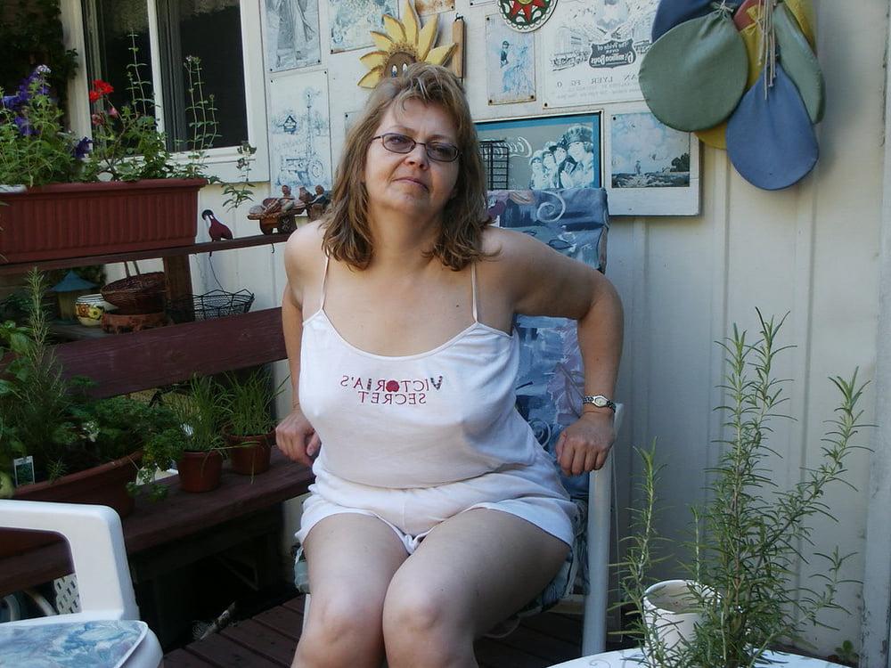 25P 5. Canadian mature wife exposed by hubby