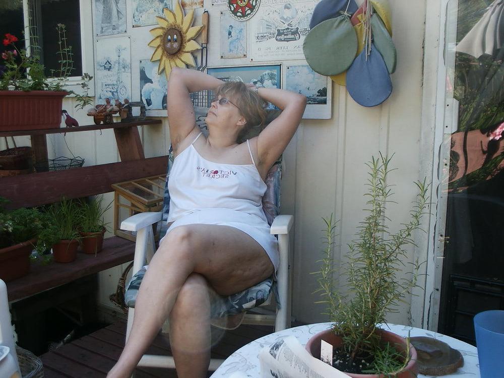 25P 5. Canadian mature wife exposed by hubby