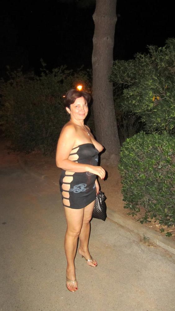 25P 5.Canadin wife exposed