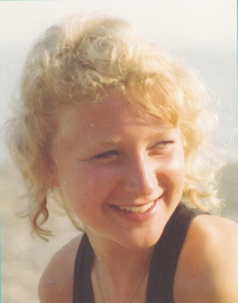 24P Linda Beth  married Slutwife