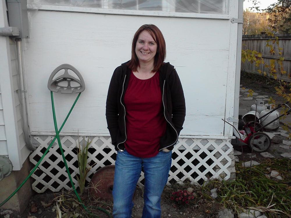 25P 5. Kansas wife poses for exposure.