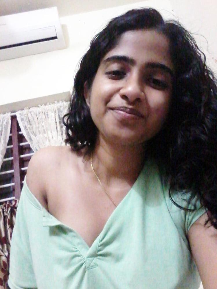 25P Desi wife poonam