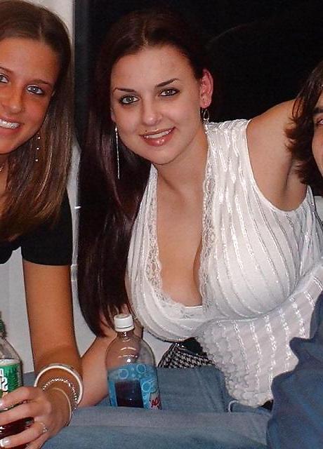 20P Big Tits Cleavage Queens (NON-porn)