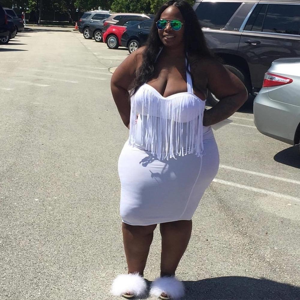 25P Latoya Jones Facebook bbw model