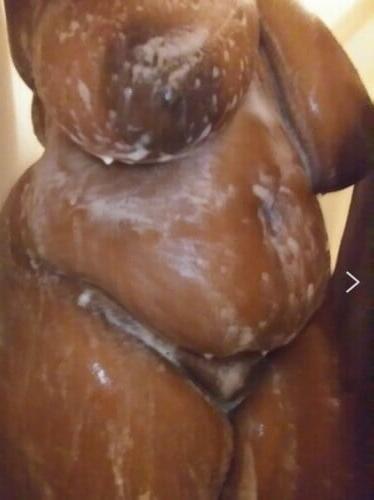 25P Latoya Jones Facebook bbw model