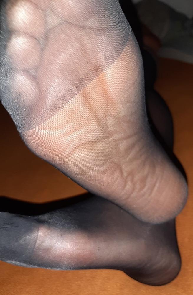 9P Wife legs
