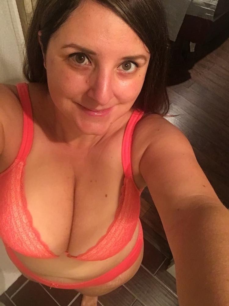 25P BBW Wife Exposed