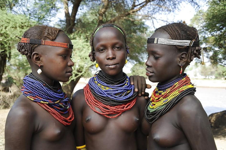 25P Afrincan Tribes - Bunch of Beautiful Women
