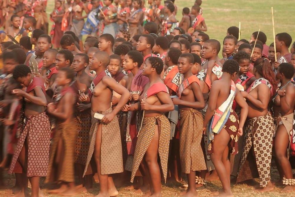 25P Afrincan Tribes - Bunch of Beautiful Women