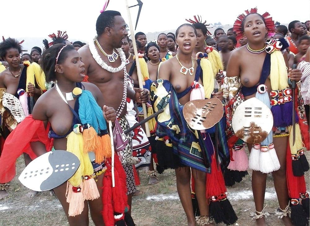 25P Afrincan Tribes - Bunch of Beautiful Women