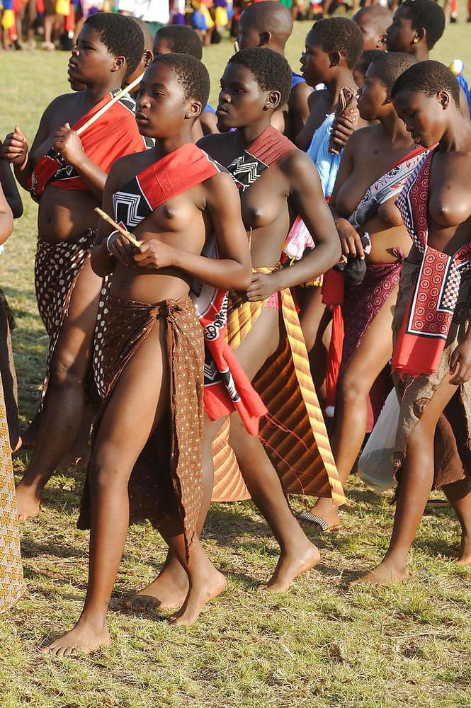 25P Afrincan Tribes - Bunch of Beautiful Women