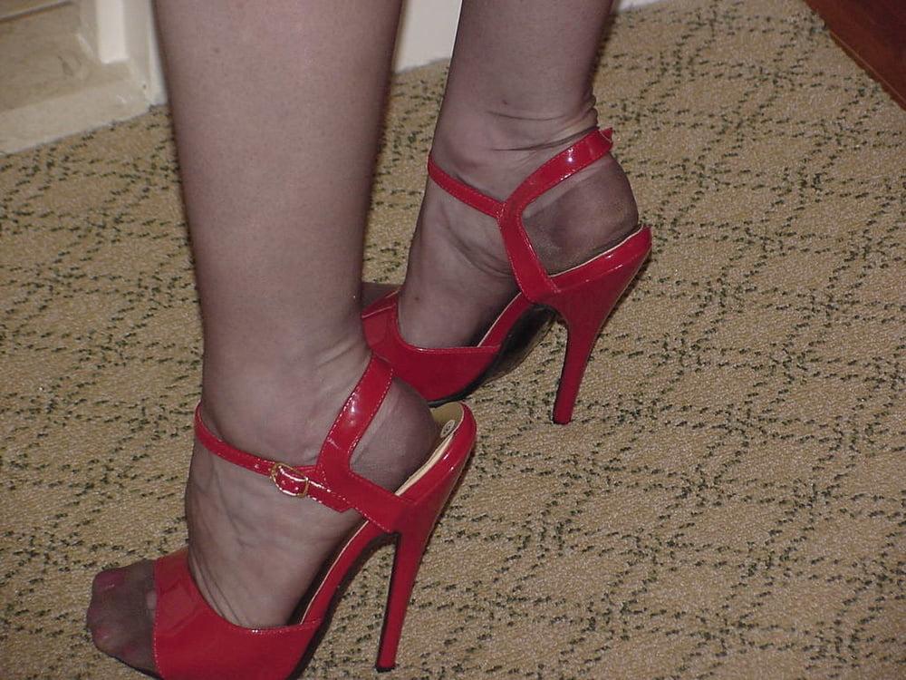 22P RHT Stocking Wife 5
