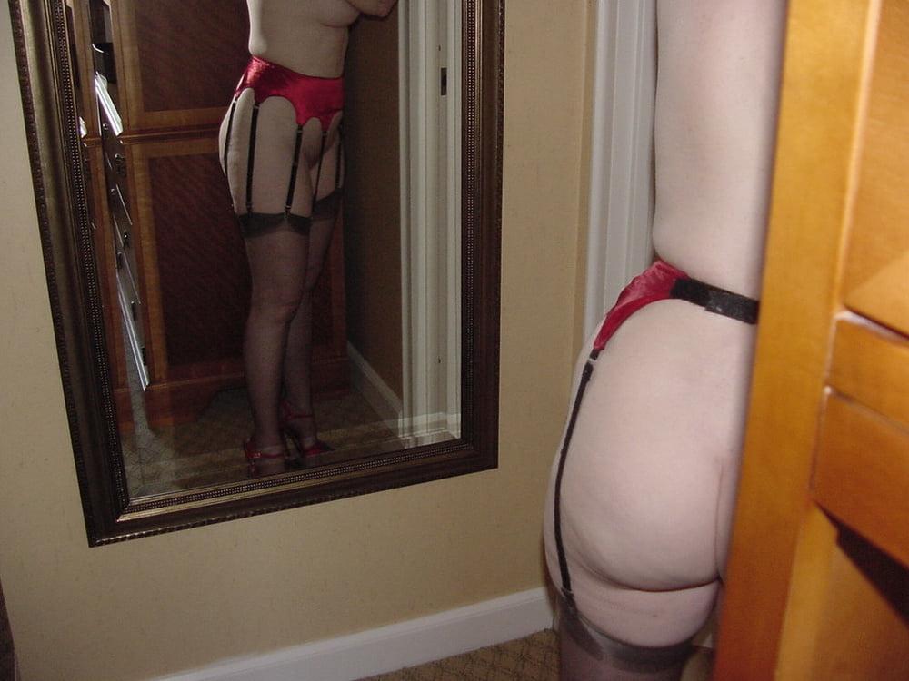 22P RHT Stocking Wife 5