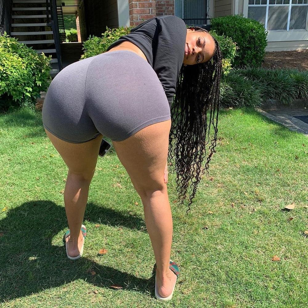 25P Big Bouncy Ass and Tits