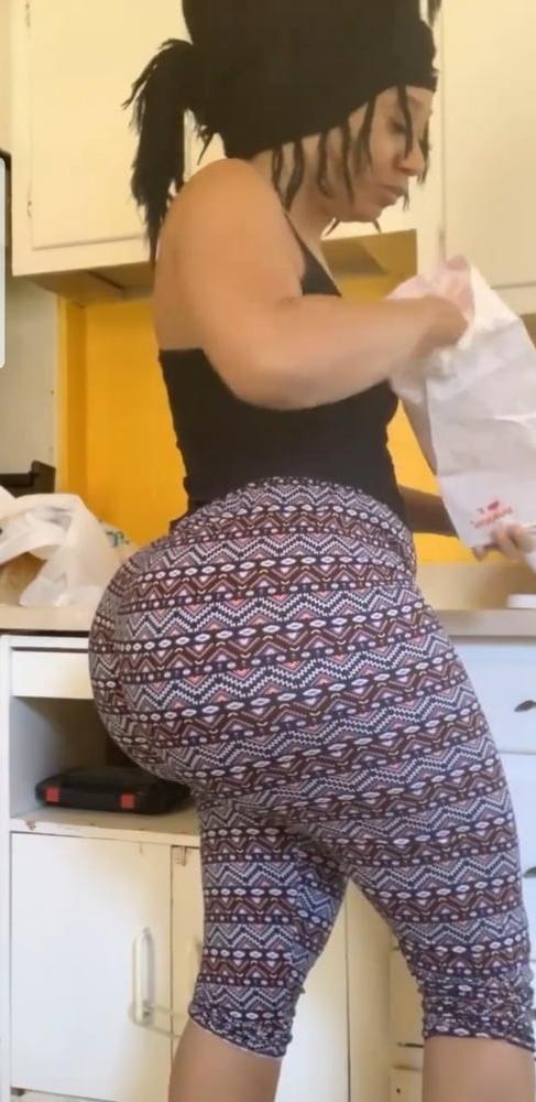 25P Big Bouncy Ass and Tits