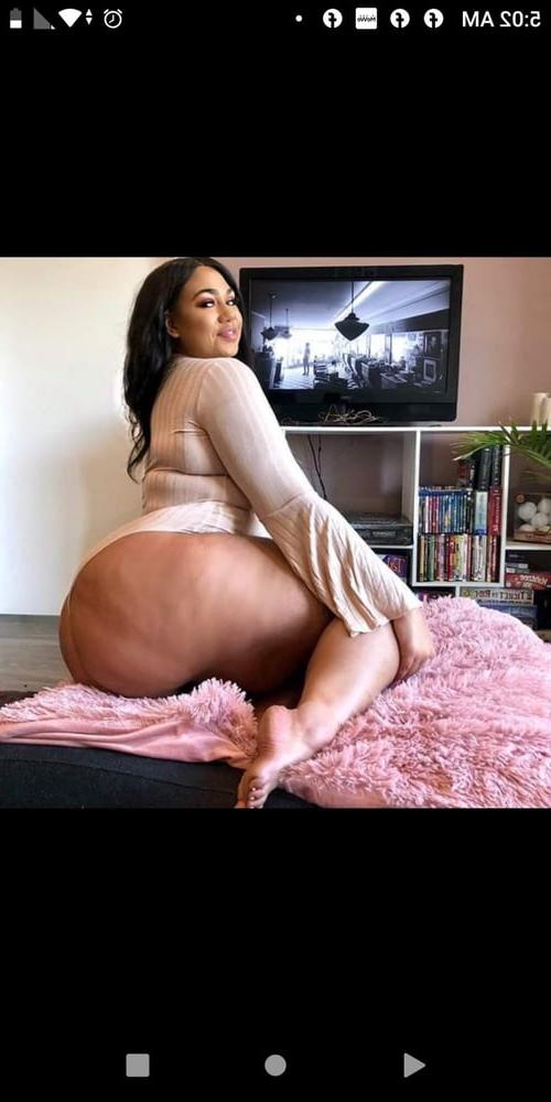 25P Big Bouncy Ass and Tits